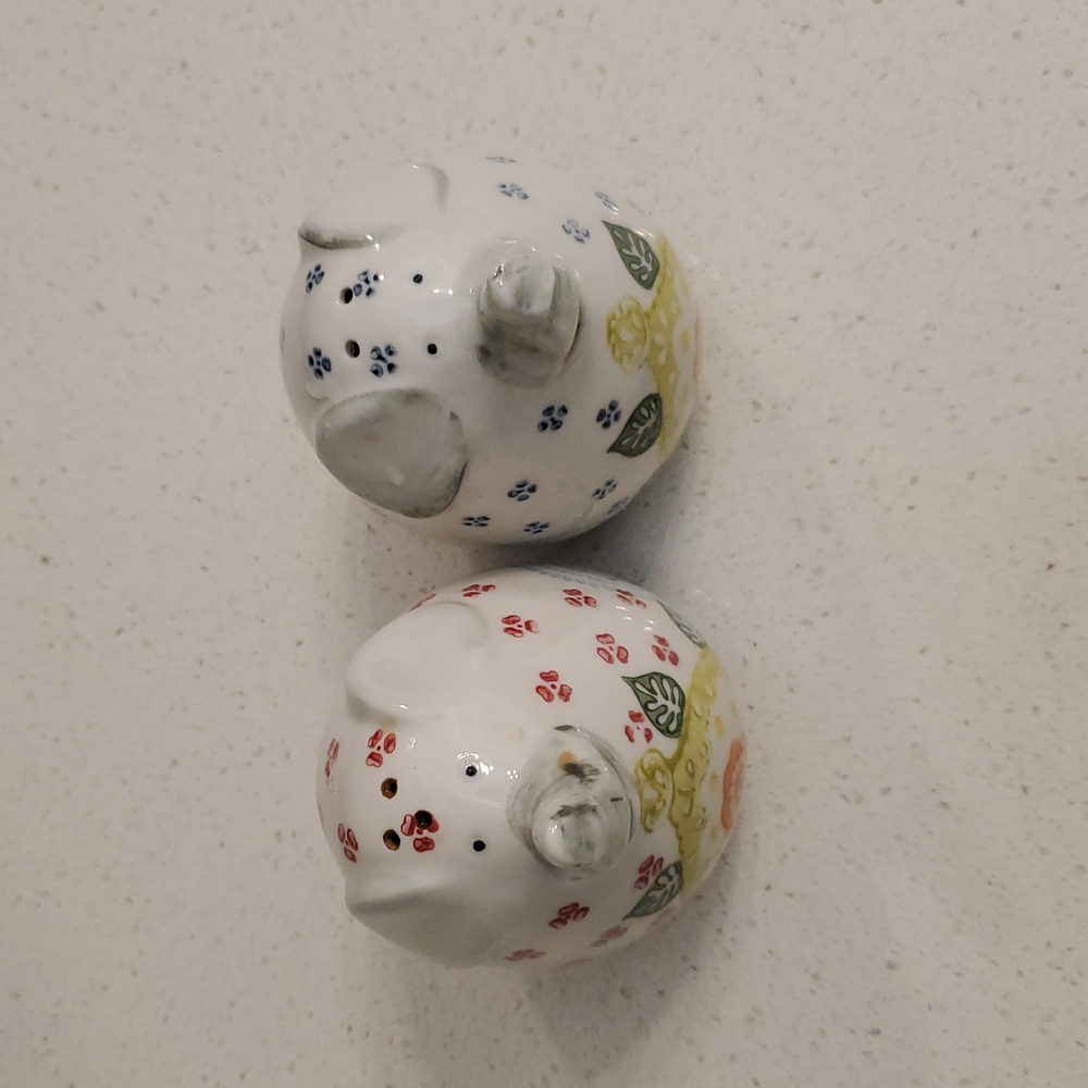 Pier 1 Elephant Salt and Pepper Shakers - Picture 7 of 7